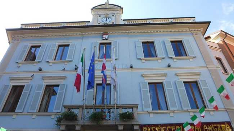 Contributo di sbarco, i vigili di Stresa contestano ai barcaioli 15.700 euro